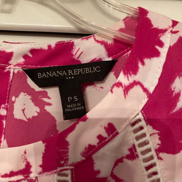 Banana Republic fuschia/white top-Petite Small - Picture 3 of 3